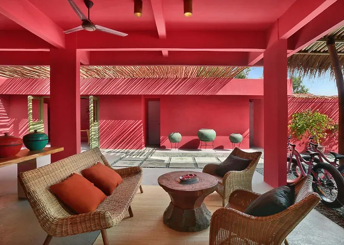 Pinkcoco Gili Trawangan - Constant Surprises - For Cool Adults Only
