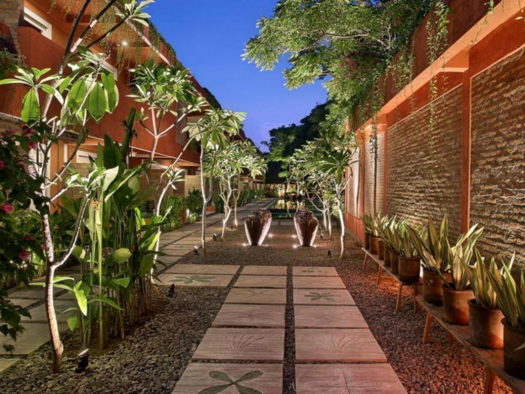 Hotel Pinkcoco - Constant Surprises - For Cool Adults Only