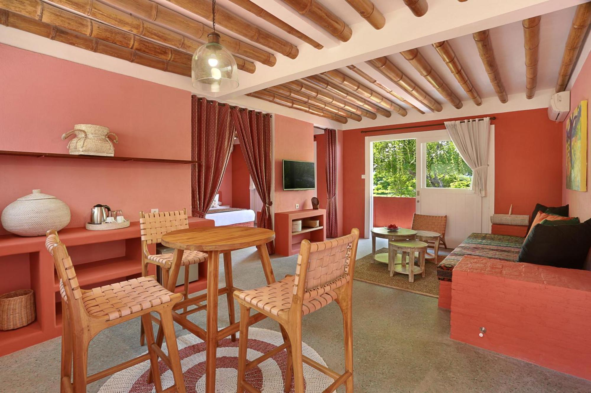 Pinkcoco - Constant Surprises - For Cool Adults Only 3* Gili Trawangan
