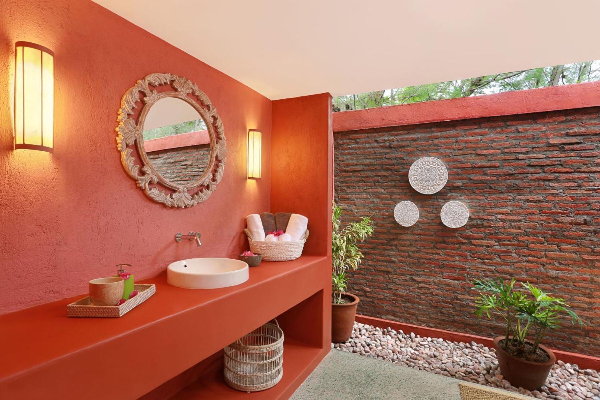 Pinkcoco - Constant Surprises - For Cool Adults Only Gili Trawangan