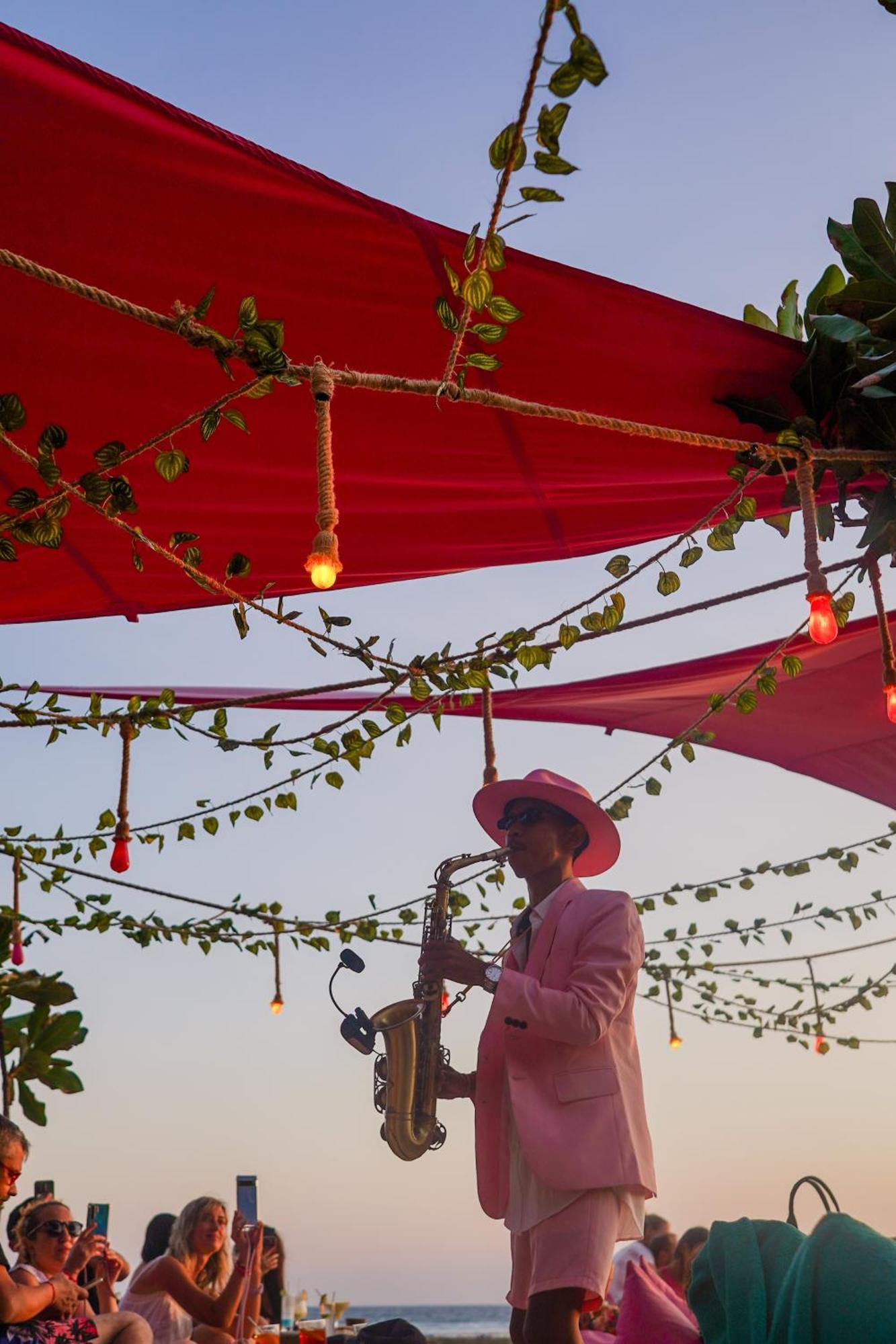 Pinkcoco - Constant Surprises - For Cool Adults Only Hotel Gili Trawangan